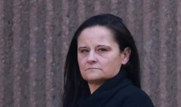 Bianca Censori不再穿内衣了坎耶·维斯特在羞辱她