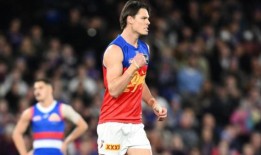 狮子队的中场在痛击斗牛犬队的比赛中找回了状态