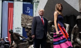 波兰议员在议会会议厅高呼“唐纳德·特朗普”致敬