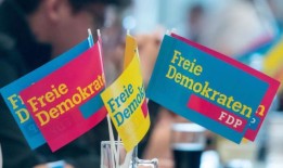 自民党成员调查让红绿灯党松了一口气