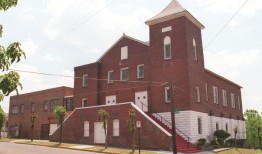 举办第一次民权群众集会的伯明翰教堂获得了保护补助金