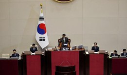 立法院批准立法moción para juicio político总统颁布法律