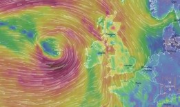 飓风强度的大风可能袭击苏格兰，并发出48小时大西洋风暴和降雨警报