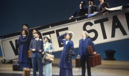 莫里·耶斯顿说，没有1000万美元布景的《泰坦尼克号》同样有效