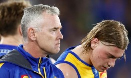 西海岸球队的主教练亚当·辛普森说老鹰队还没有准备好扭转糟糕的客场状态