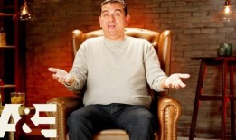 视频：邪恶的艾莉莎·福克斯和麦肯齐·库尔茨会见巴迪·瓦拉斯特罗谈论蛋糕