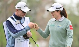 马奎尔以一场精彩的比赛结束，柯震东赢得了赛季揭幕战