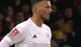 阿森纳在足总杯的主场穿白色是什么令人信服的原因？