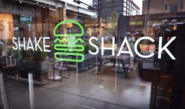 Shake Shack第四季度盈利大涨26%，2024年前景强劲