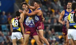 韦伯斯特被MRO批准，狮子埃里克·希普伍德被停职