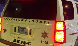 黎明前，中场附近发生枪击，67岁的男子在床上熟睡