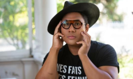 罗杰·q·梅森的《狮子的骄傲》和《双雄》将全球首映