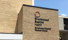 特尼特医疗将以9.1亿美元出售在伯明翰5家医院的股份