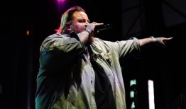 乡村乐迷对Jelly Roll和Bunnie Xo新闻的反应