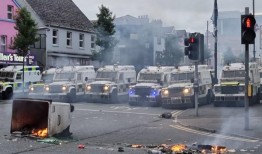 涉嫌参与贝尔法斯特最近骚乱的准军事“分子”