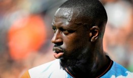 门迪起诉曼城拖欠工资