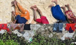 被困在印尼海滩的罗兴亚难民在当地遭到拒绝后将被转移