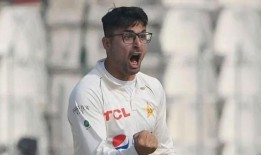 更新：阿布拉尔·艾哈迈德以“50%的强度”打保龄球