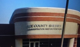 51岁的犯人在李县监狱被发现死亡