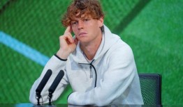 网球对手质疑在测试失败后不惩罚詹尼克·辛纳的决定