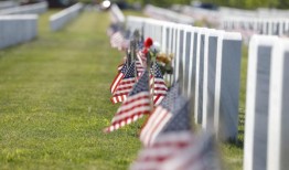 这是荣誉的一天，也是克服分歧的一天