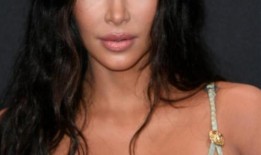 金·卡戴珊希望出演并制作喜剧《第五轮》