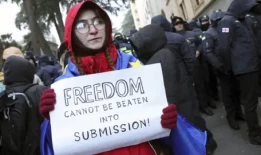 英国因镇压抗议而制裁格鲁吉亚官员