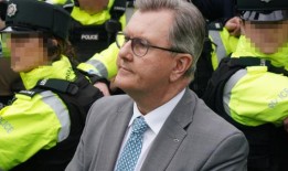 杰弗里·唐纳森爵士面临的历史性性犯罪增加到18起