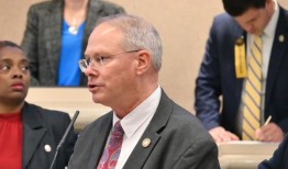 阿拉巴马州议会重新开会，为达德维尔惨案默哀