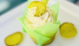 甜的，酸的？奥登维尔面包店菜单上的泡菜小蛋糕