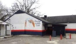 9年后，奥本传奇的战鹰晚餐俱乐部重新开业