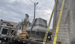 密西西比州的一个小镇移走了一座邦联纪念碑，这座纪念碑已经成为一个笼罩着的眼中钉