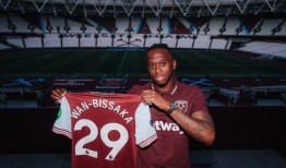 西汉姆联宣布以1500万英镑签下阿隆-万-比萨卡，这是他在夏季的第八次转会
