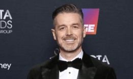 杰米·奥利弗和戈登·拉姆齐向厨师乔克·宗弗里略致敬