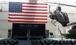 阿拉巴马州基地坠机，直升机教官死亡，陆军学生飞行员受伤