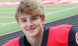 美国引渡了两名与密歇根高中运动员自杀案有关的尼日利亚人