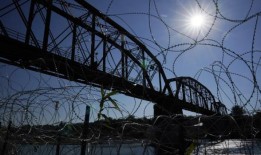 德克萨斯州两个边境城镇的铁路在关闭5天后恢复运营